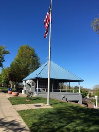 Lake Bluff Flag & Restrooms